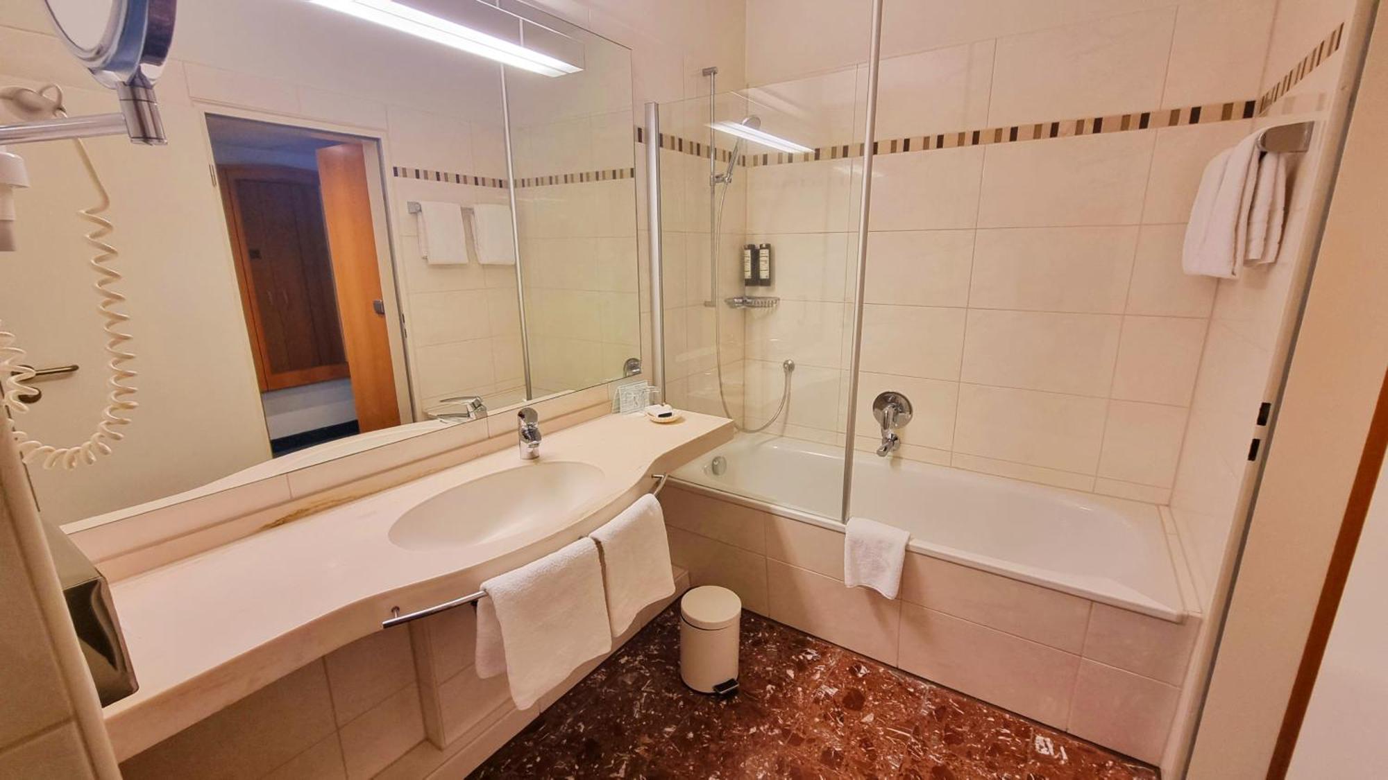 Panorama Hamburg-harburg 4*
