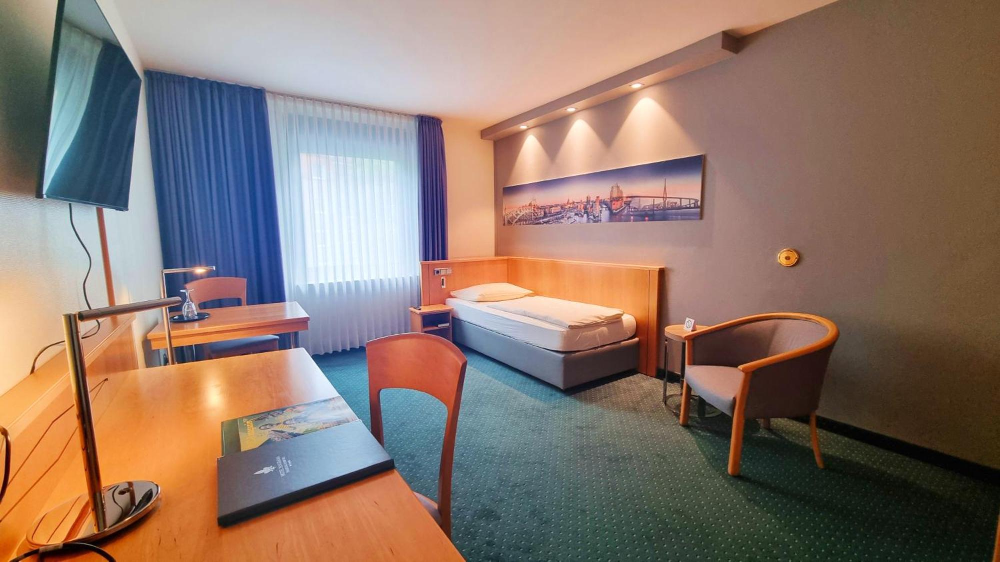 Hotel Panorama Hamburg-harburg 4*