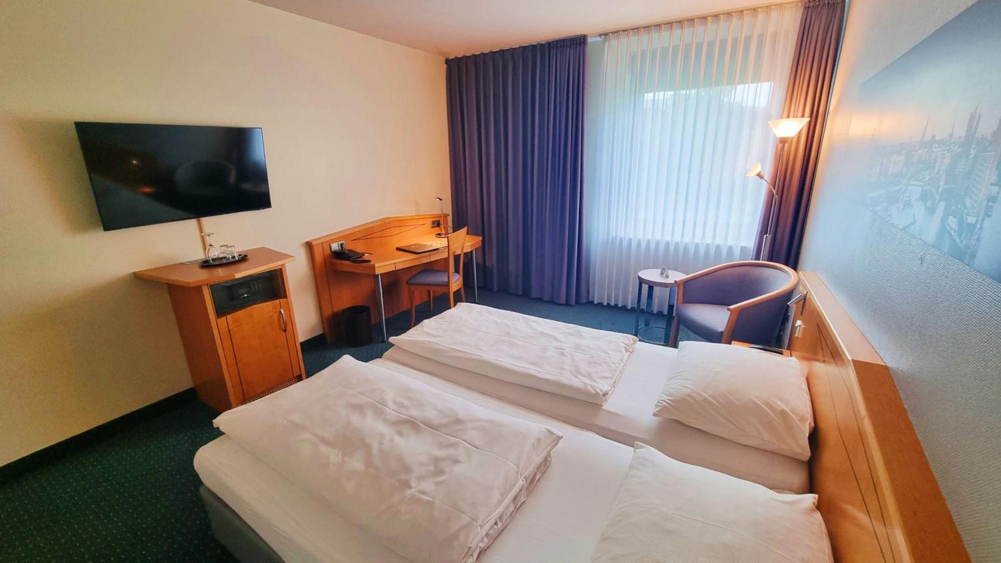 Panorama Hamburg-harburg 4*