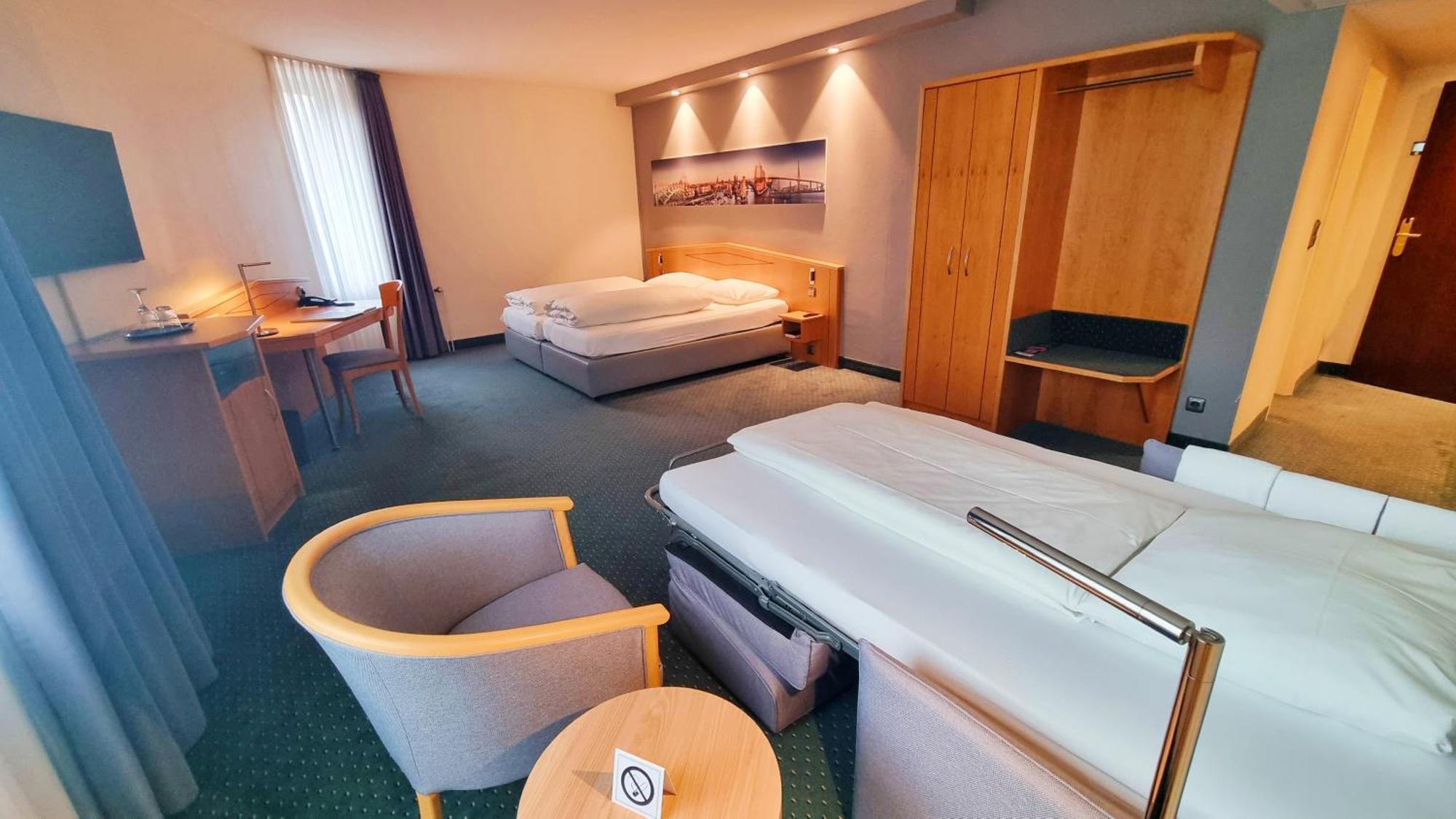 Hotel Panorama Hamburg-harburg 4*